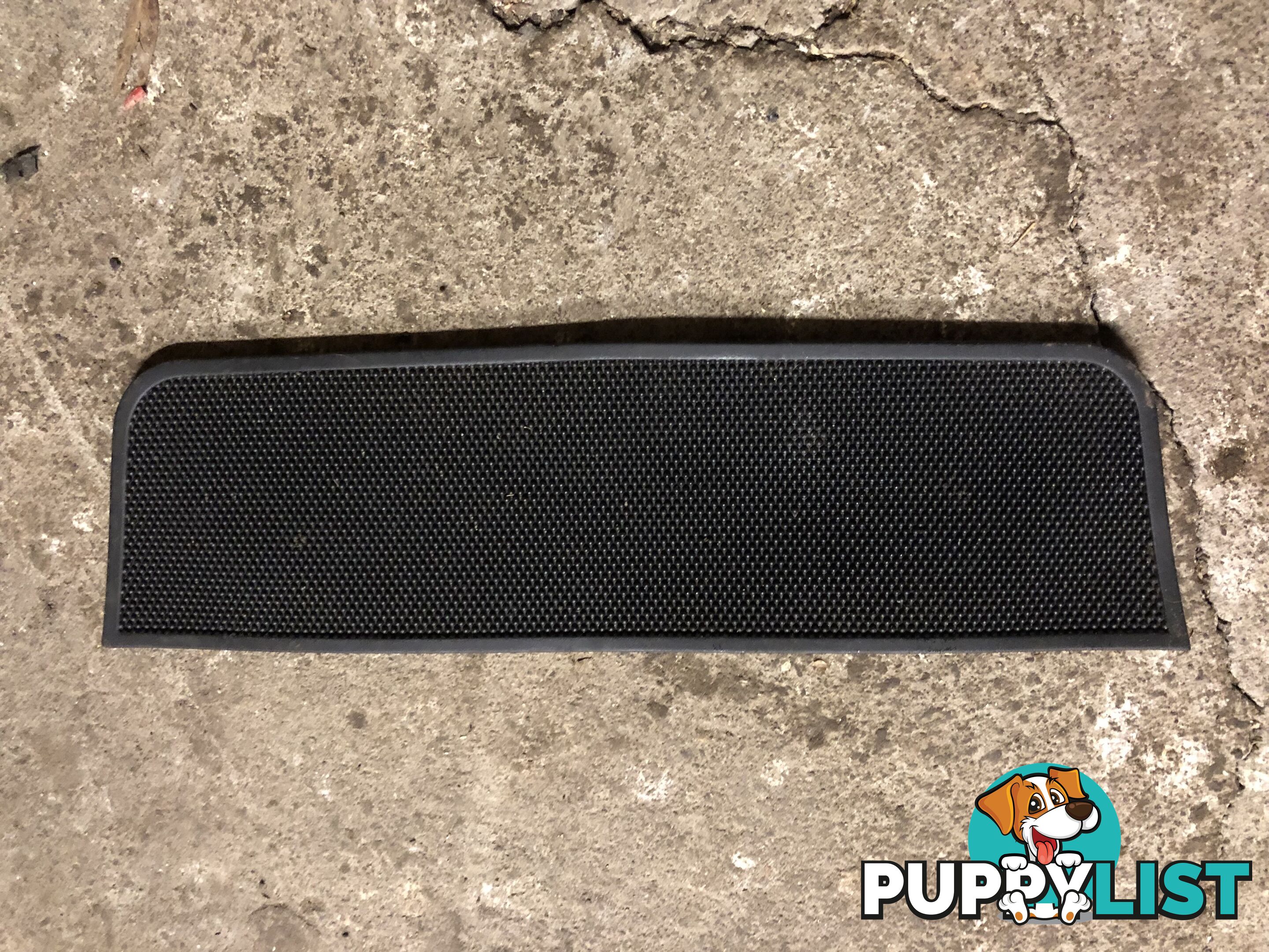 LAND ROVER DISCOVERY 1 TOP DASH RUBBER MATS