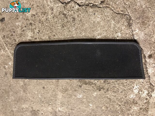 LAND ROVER DISCOVERY 1 TOP DASH RUBBER MATS