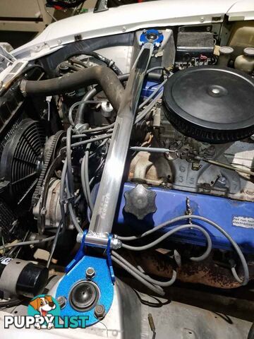 Leyland P76 4.4 L V8 engine + Optional Toyota W58 gearbox