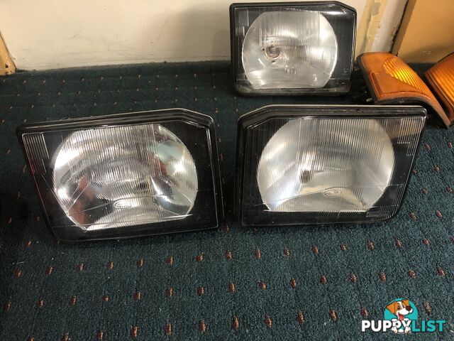 landrover discovery 2 pair of front headlights