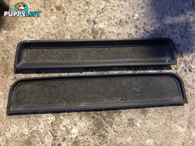 LANDROVER DISCOVERY 2 TOP DASH RUBBER MATS