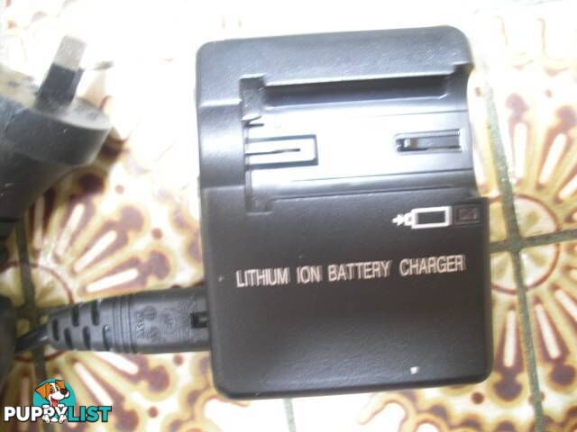 Ricoh DB-50 Battery + Genuine Ricoh BJ-5 DB50 Klic-8000 Charger