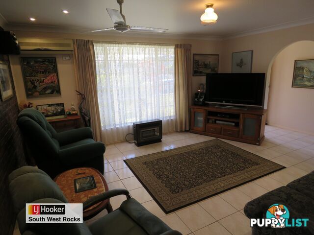 4 Bruce Field Street SOUTH WEST ROCKS NSW 2431