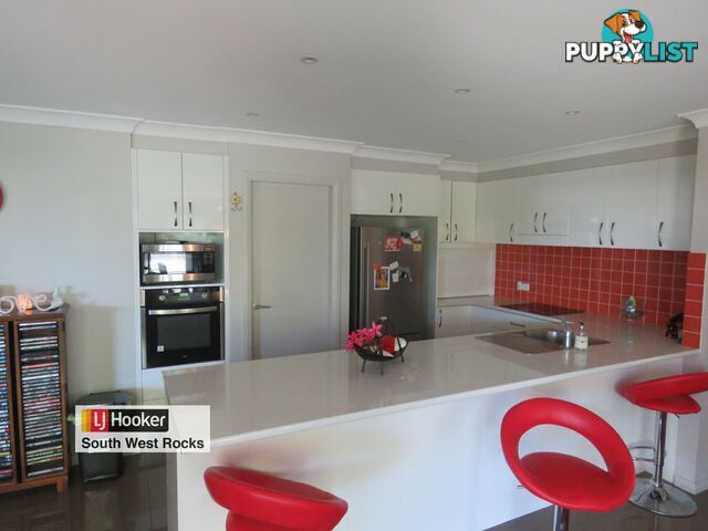 6 Rosedale Avenue SOUTH WEST ROCKS NSW 2431