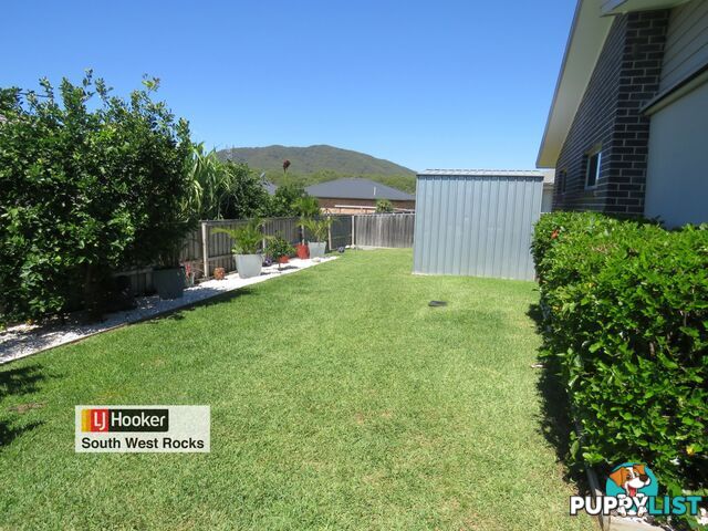 6 Rosedale Avenue SOUTH WEST ROCKS NSW 2431