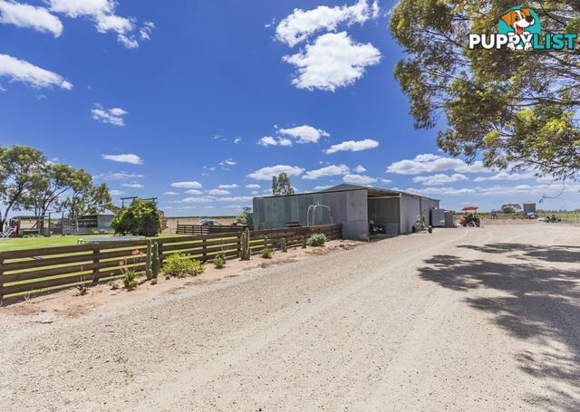 86 Lake Road WOORINEN SOUTH VIC 3588