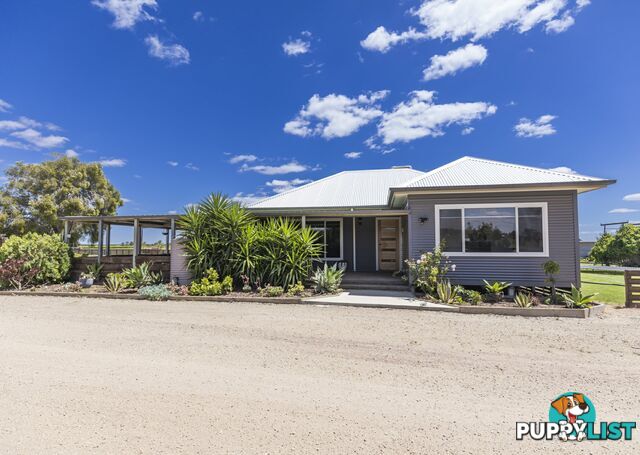 86 Lake Road WOORINEN SOUTH VIC 3588