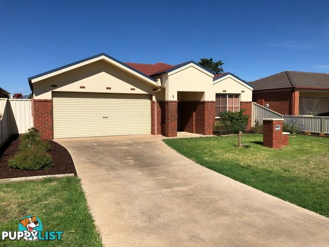 5 Gaethan Drive SWAN HILL VIC 3585
