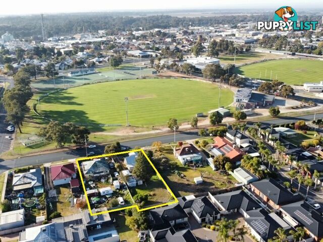 98 - 100 Stradbroke Avenue SWAN HILL VIC 3585