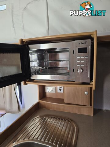 2010 Dual Axle EXPANDA OUTBACK