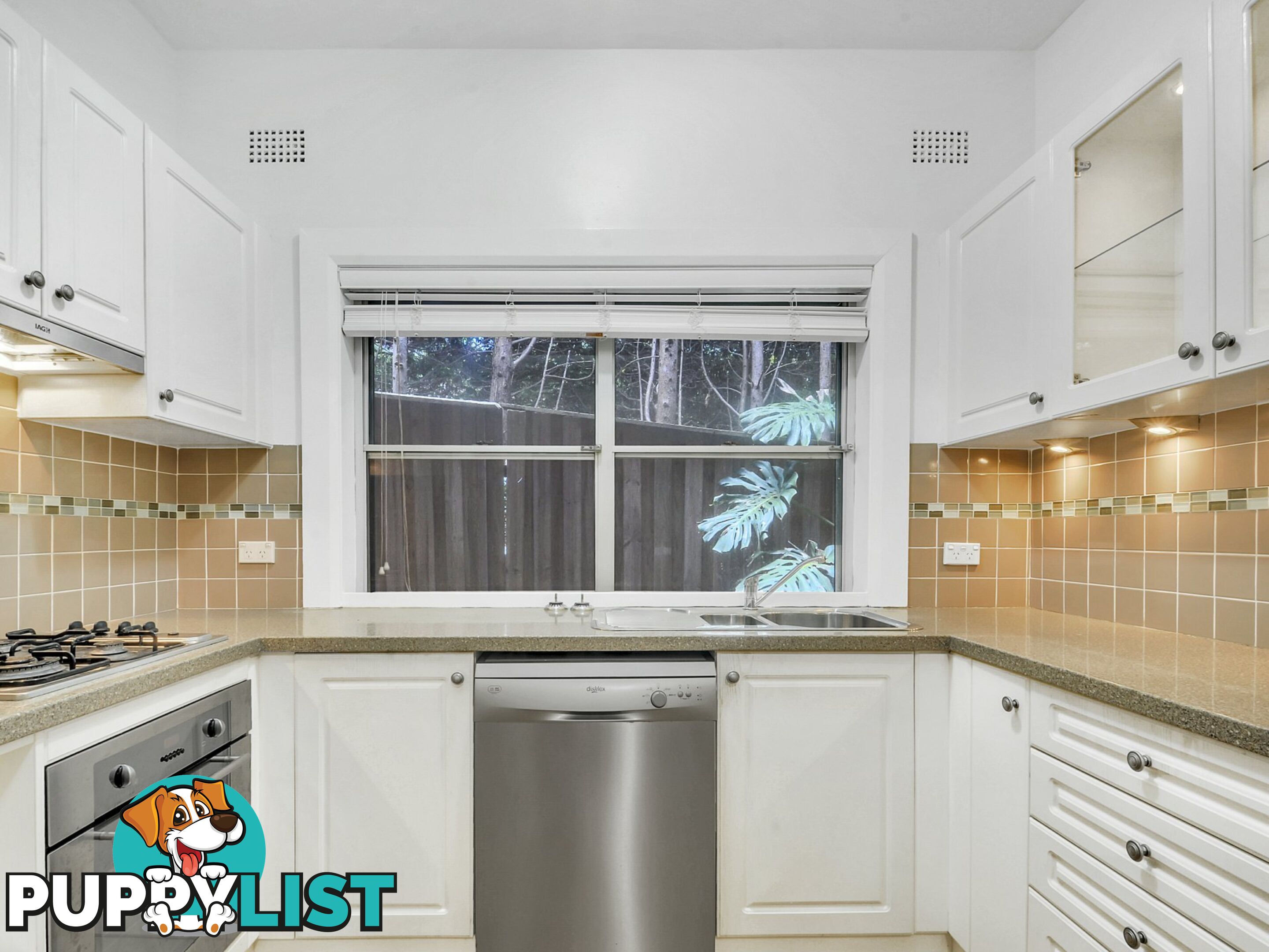 2/10 Commodore Street MCMAHONS POINT NSW 2060