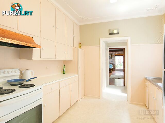 10 Gardere Avenue CURL CURL NSW 2096