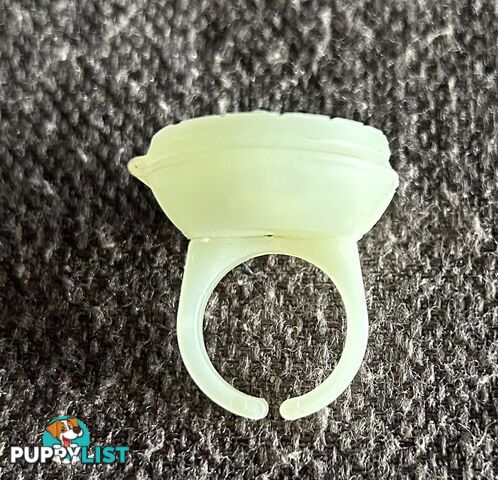 ORIGINAL MATTEL 1980’s MOTU GLOW IN THE DARK WARRIOR RING