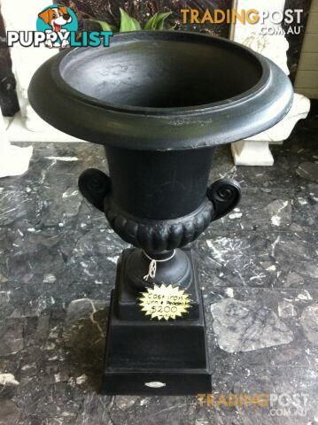 Urn & Pedestal - Cast Iron