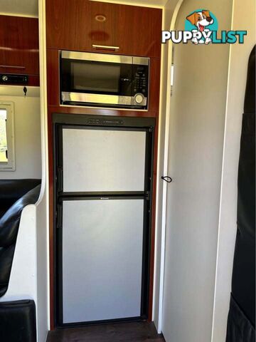 Spacious, perfectly maintained 2012 New Age OZ CLASSIC