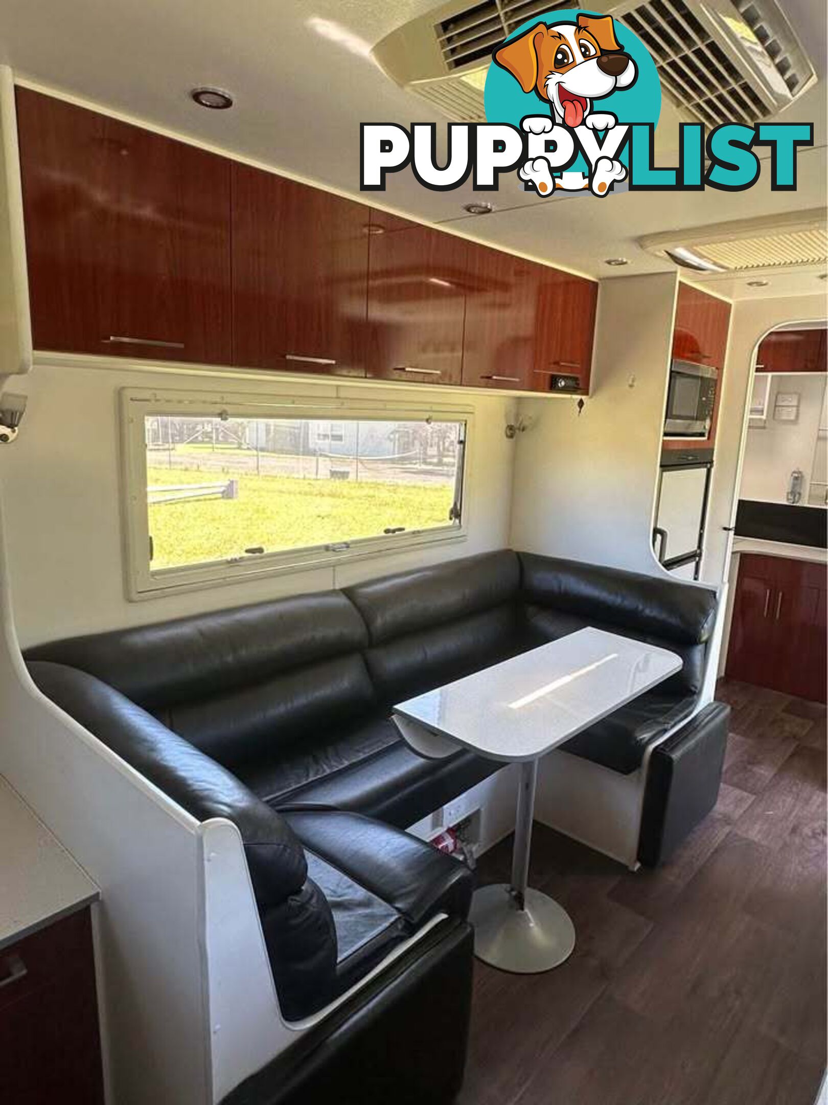Spacious, perfectly maintained 2012 New Age OZ CLASSIC