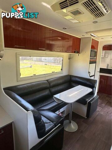 Spacious, perfectly maintained 2012 New Age OZ CLASSIC