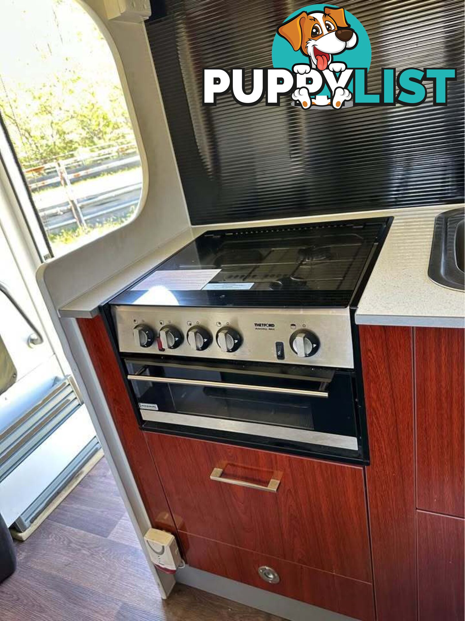 Spacious, perfectly maintained 2012 New Age OZ CLASSIC