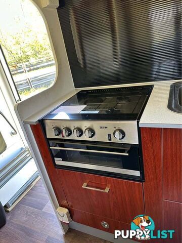 Spacious, perfectly maintained 2012 New Age OZ CLASSIC