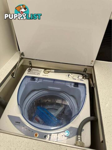 Spacious, perfectly maintained 2012 New Age OZ CLASSIC