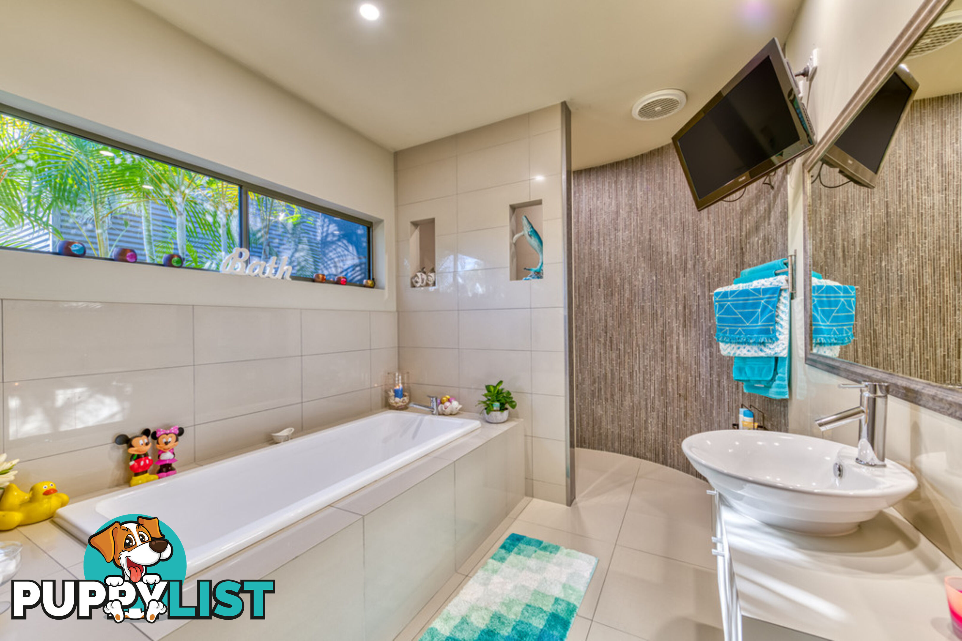 1 Dundowran Beach Esplanade DUNDOWRAN BEACH QLD 4655