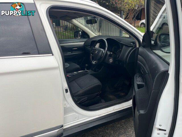 2015 MITSUBISHI OUTLANDER ZK  WAGON