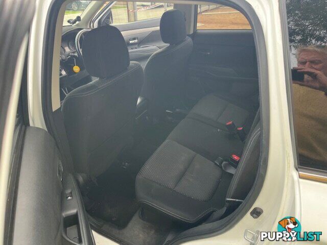 2015 MITSUBISHI OUTLANDER ZK  WAGON