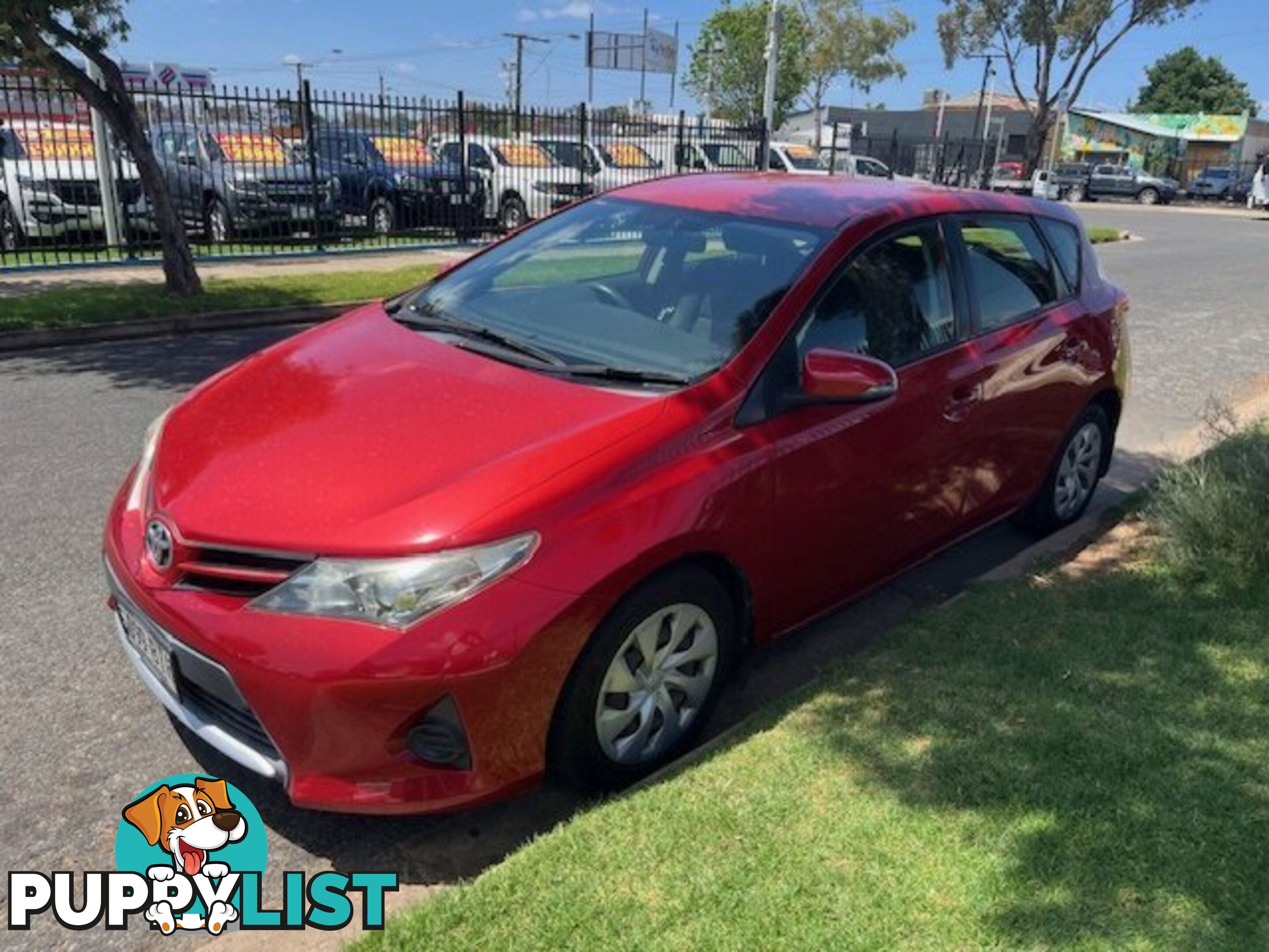 2013 TOYOTA COROLLA ZRE182R  HATCHBACK