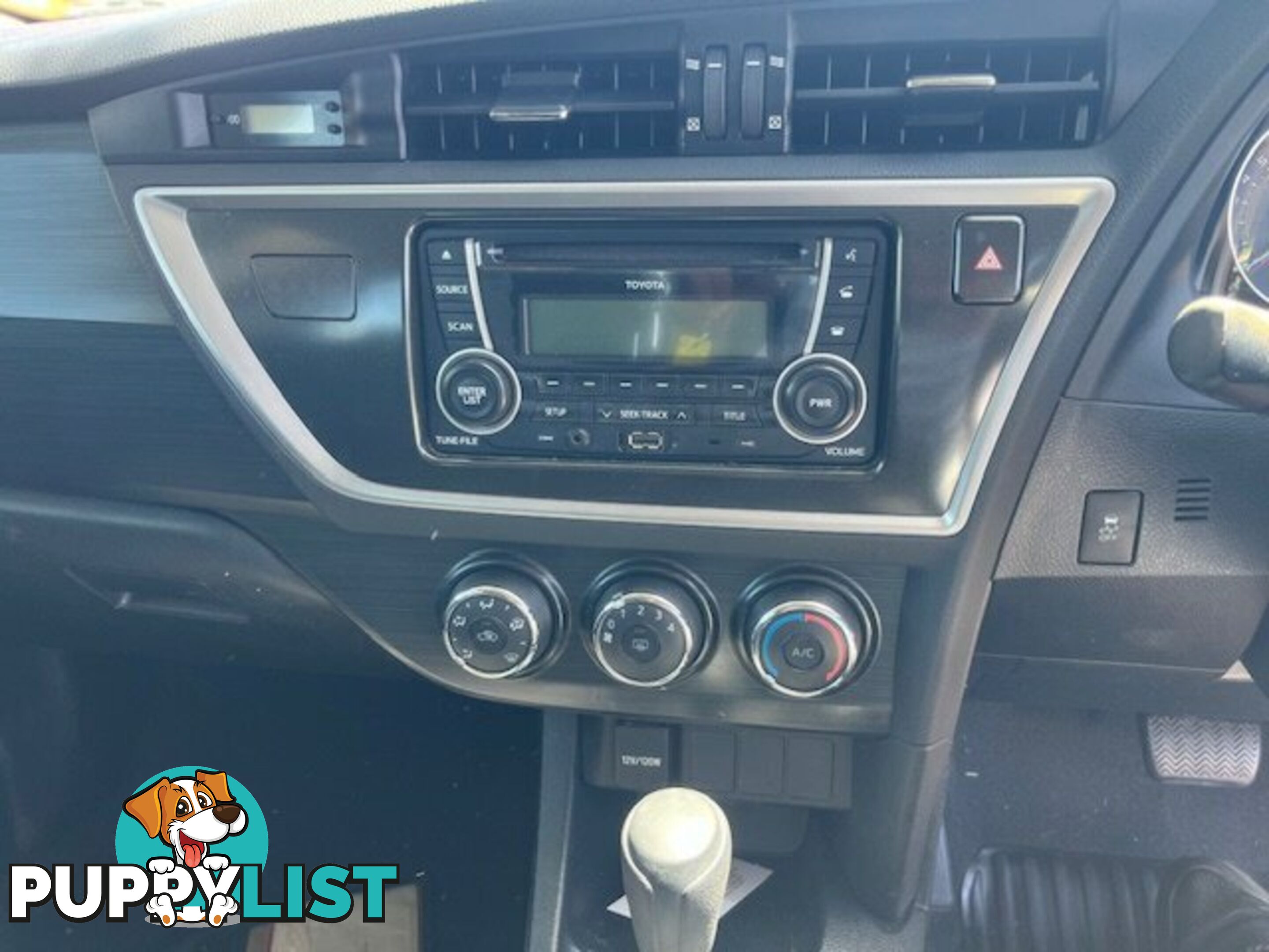 2013 TOYOTA COROLLA ZRE182R  HATCHBACK