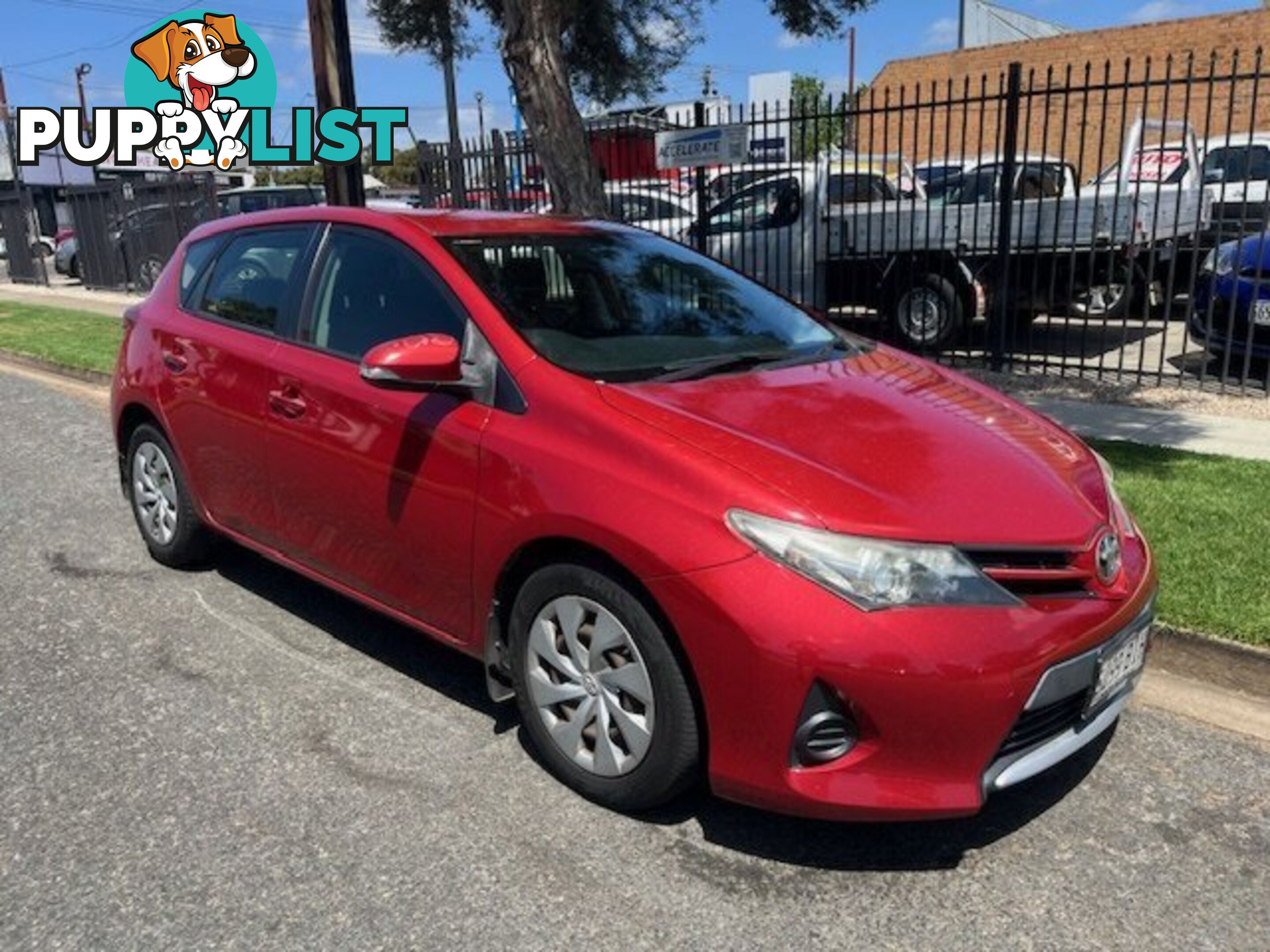 2013 TOYOTA COROLLA ZRE182R  HATCHBACK