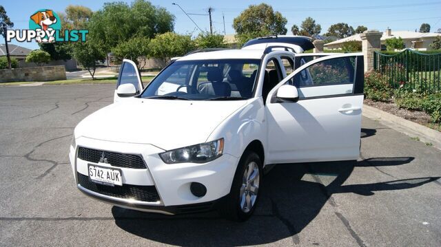 2012 MITSUBISHI OUTLANDER ZH  WAGON