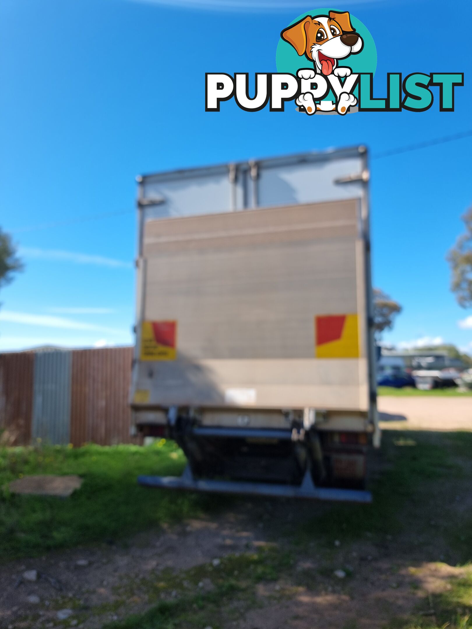 2002 Isuzu FRR 500 Pantech Truck