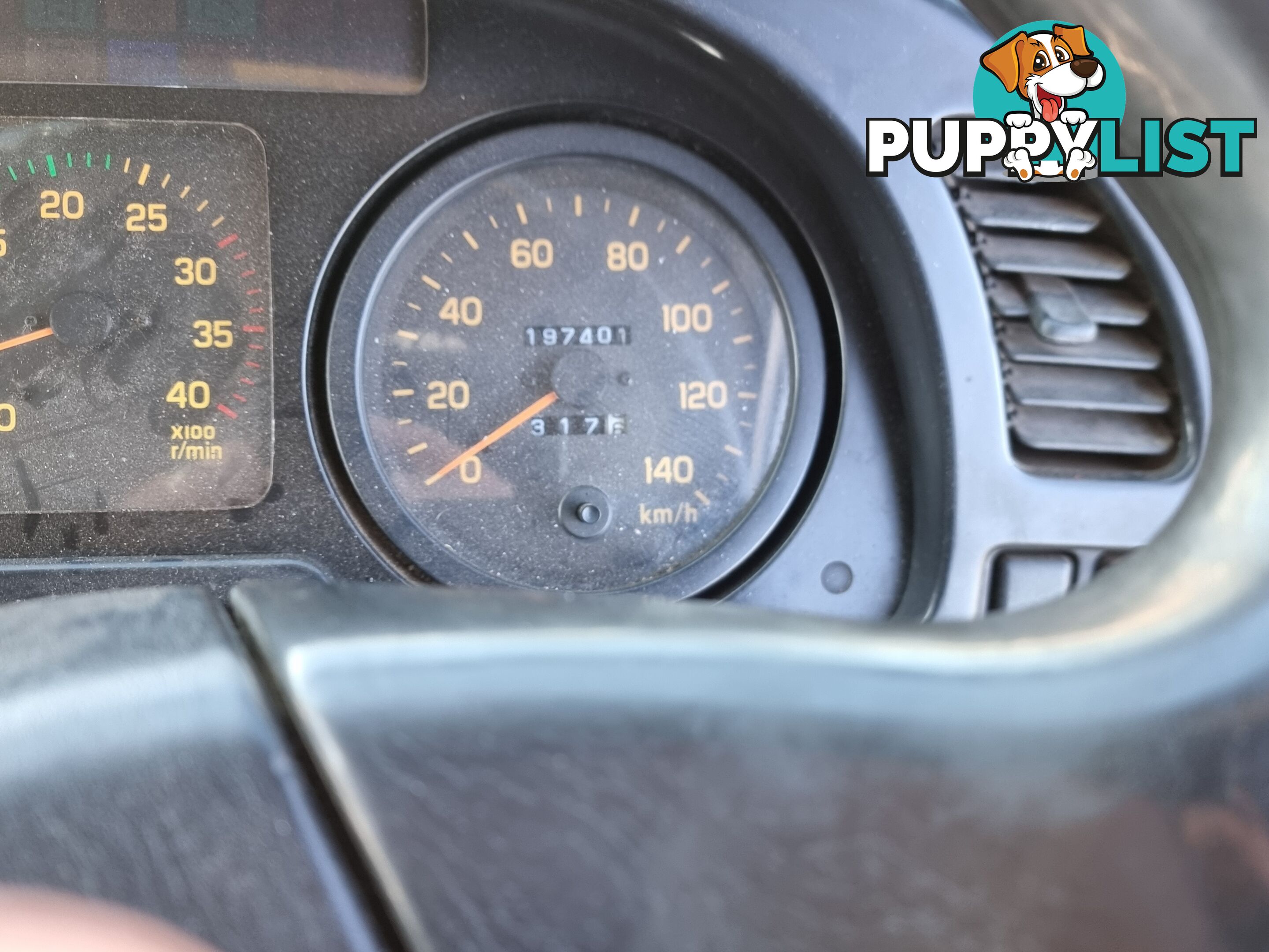2002 Isuzu FRR 500 Pantech Truck