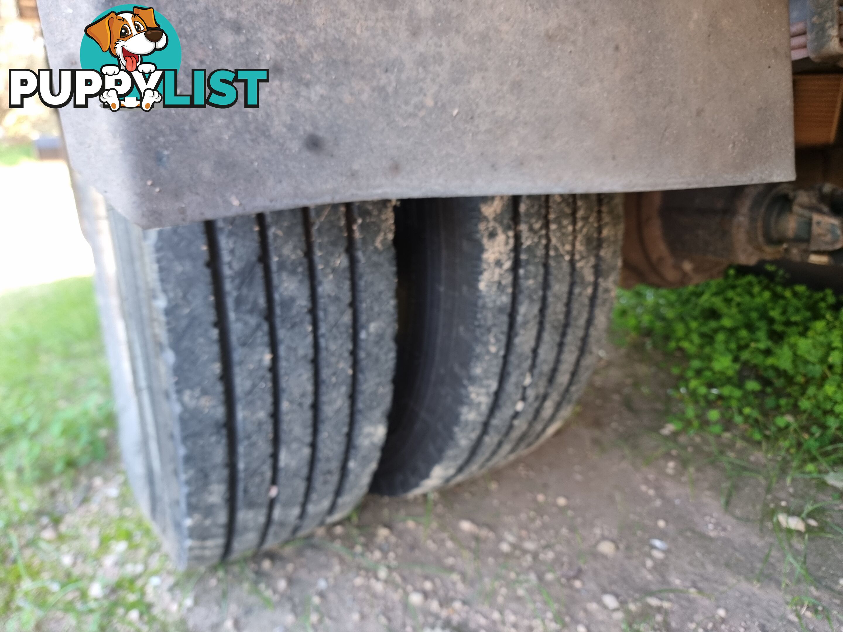 2002 Isuzu FRR 500 Pantech Truck