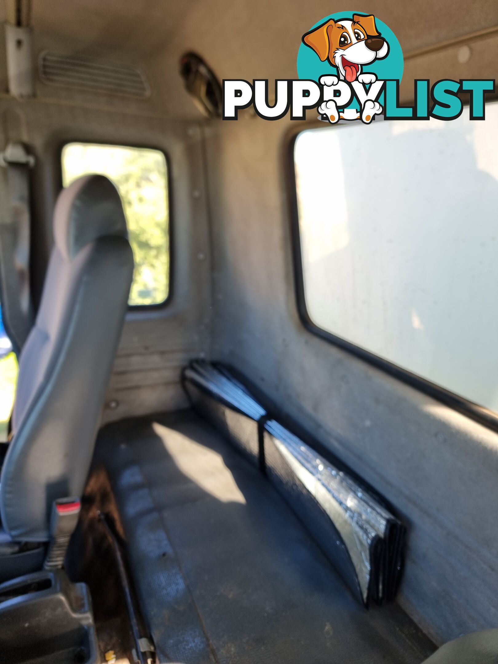 2002 Isuzu FRR 500 Pantech Truck