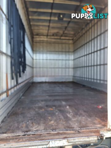 2002 Isuzu FRR 500 Pantech Truck