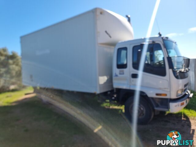 2002 Isuzu FRR 500 Pantech Truck