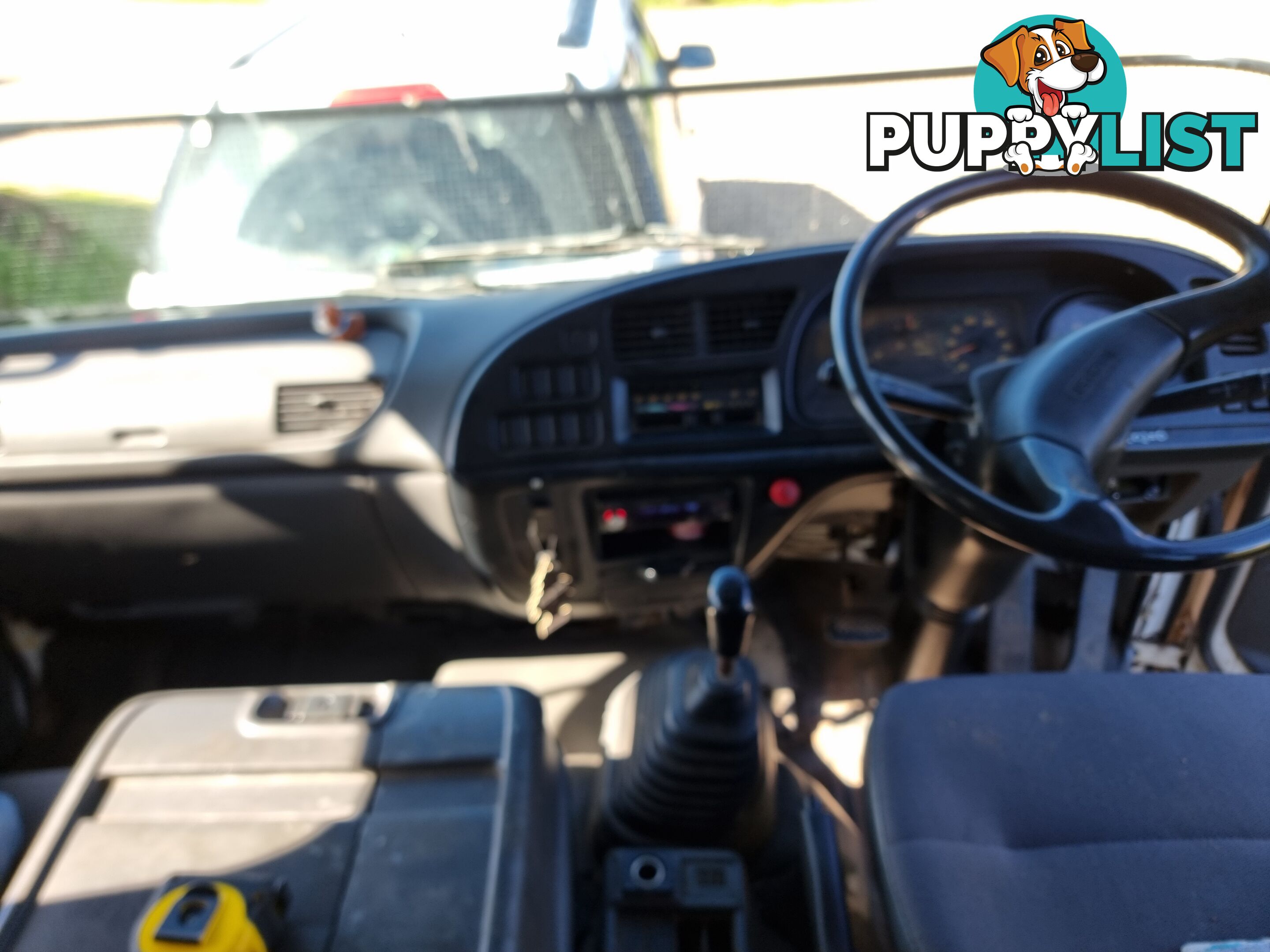 2002 Isuzu FRR 500 Pantech Truck