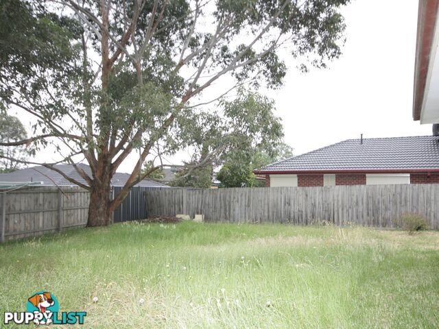 39 Hutchinson Dr LYNBROOK VIC 3975