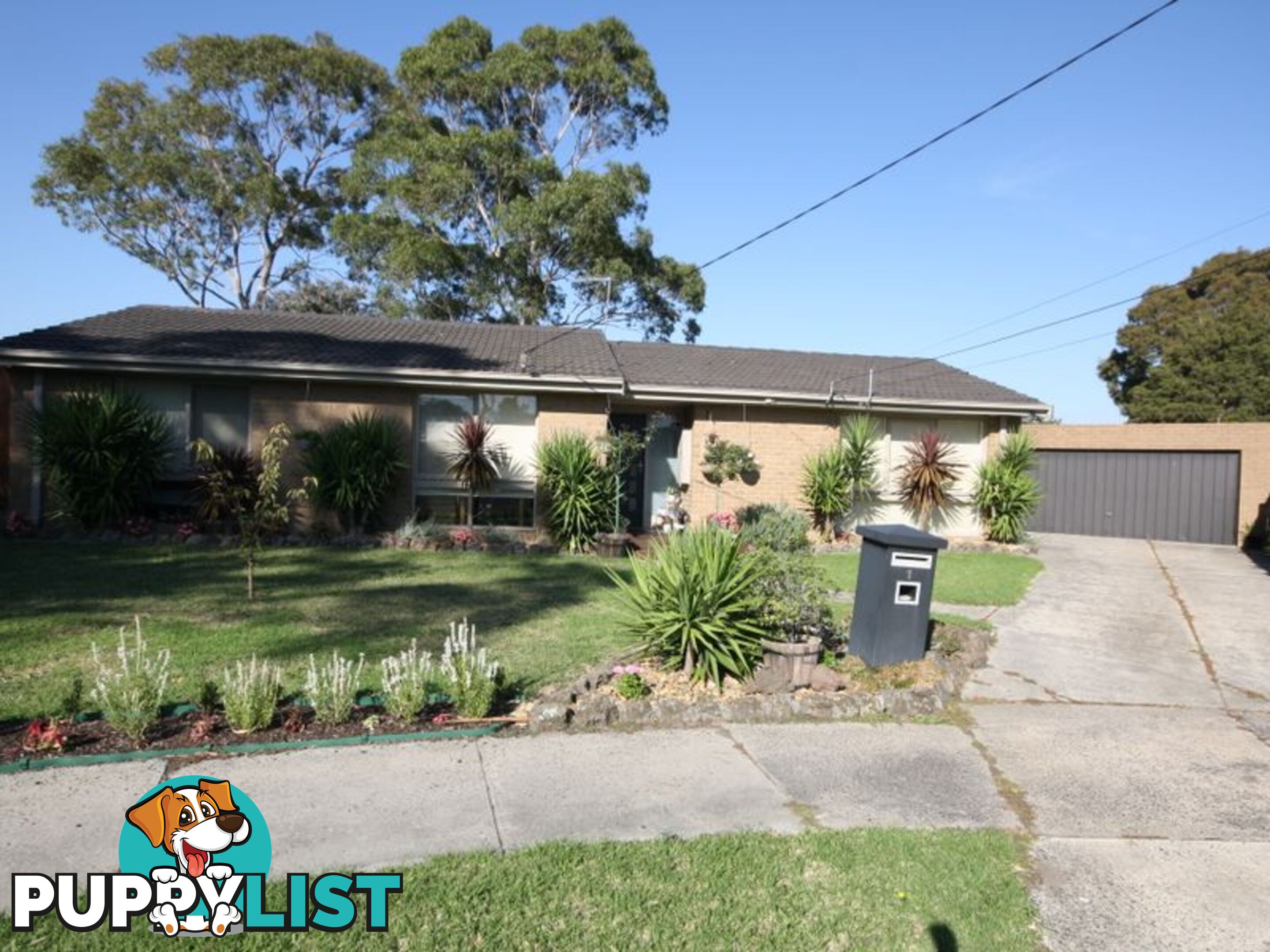 1 NAIRN COURT KEYSBOROUGH VIC 3173