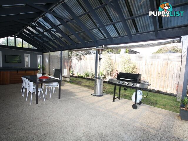 1 NAIRN COURT KEYSBOROUGH VIC 3173