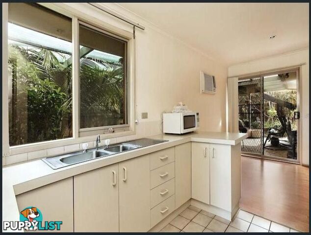 20 ELLINDALE CLOSE HAMPTON PARK VIC 3976