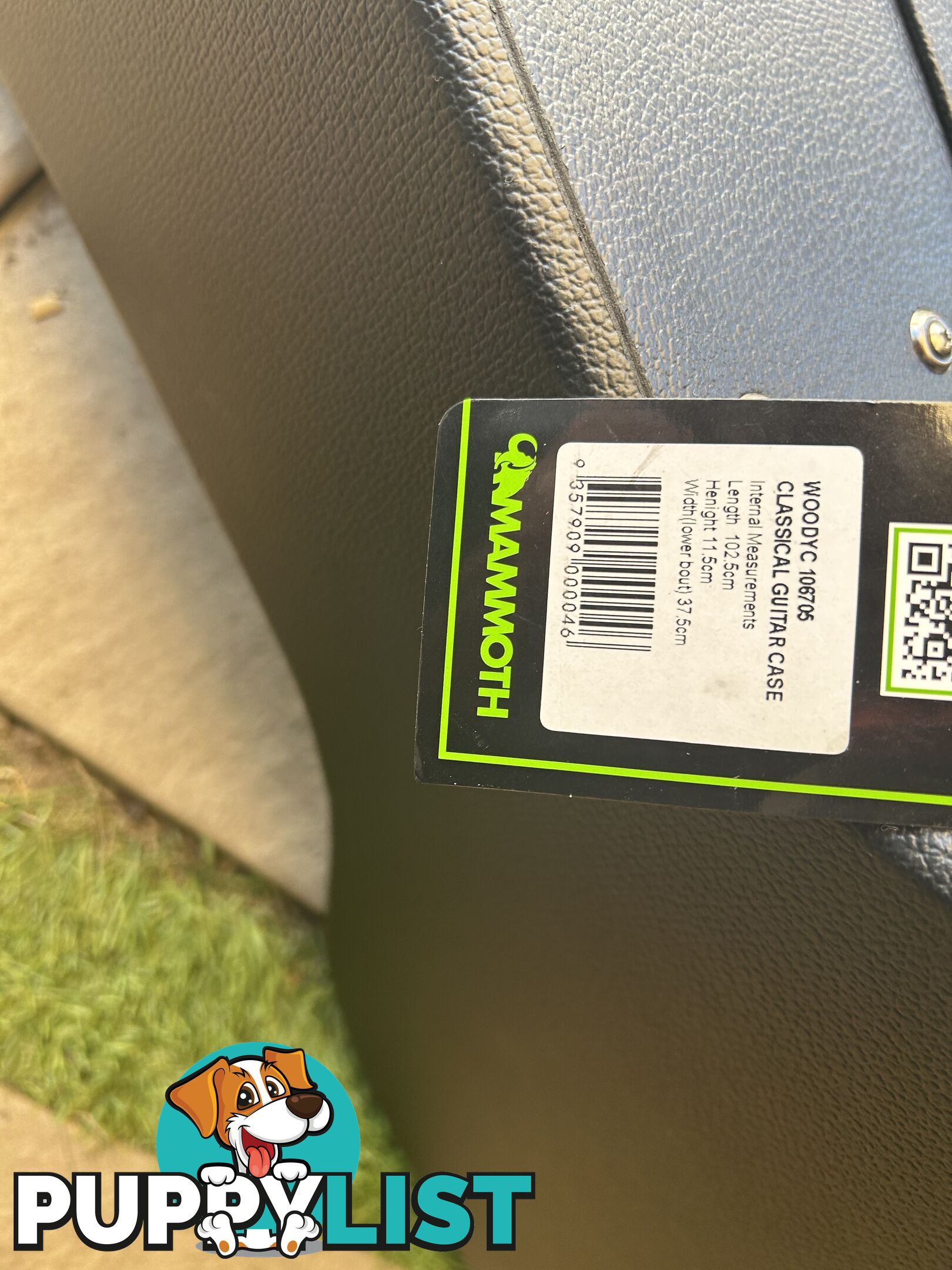 Lovely “Mammoth Woodyc” Classical hard guitar case
