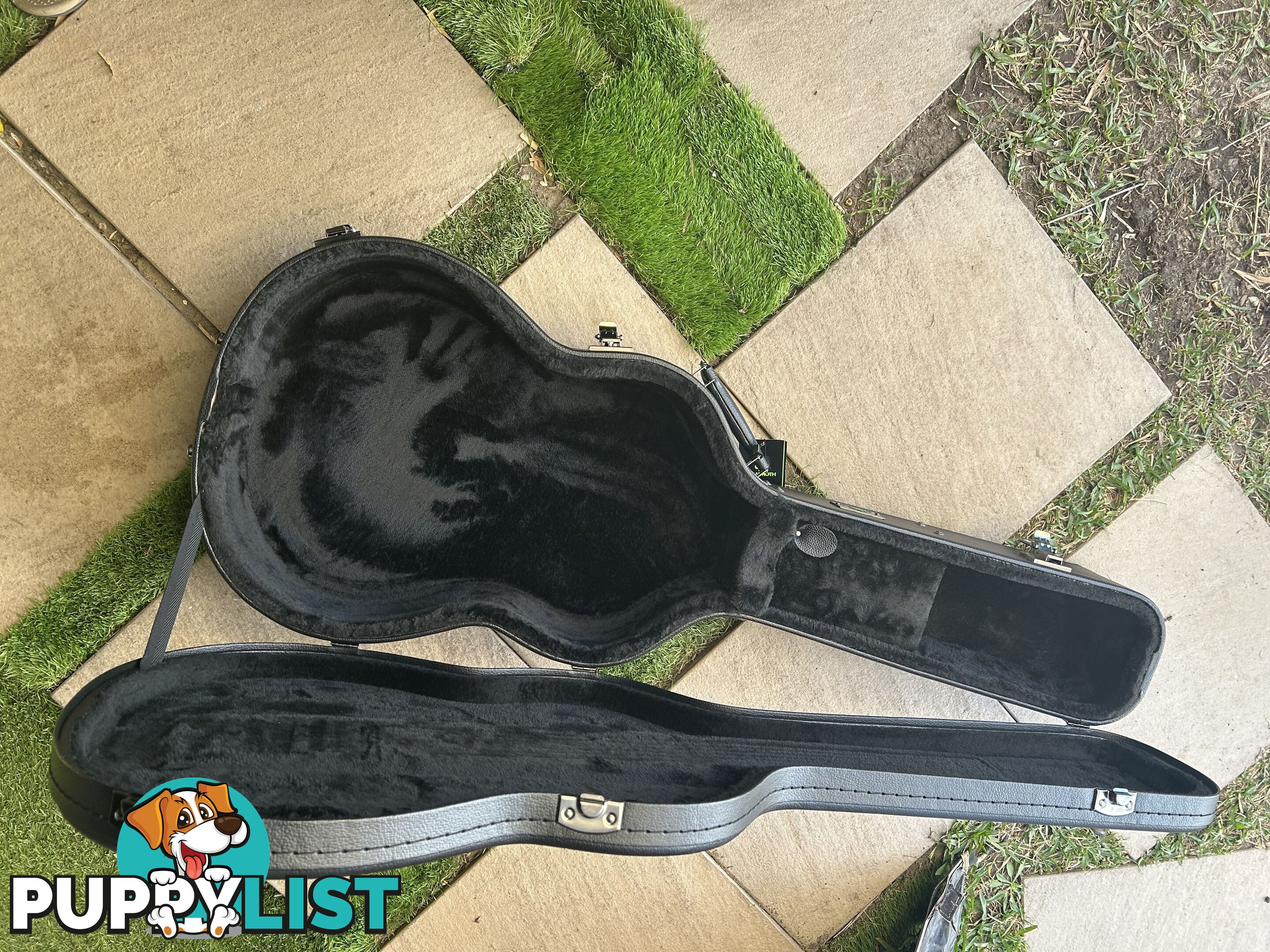 Lovely “Mammoth Woodyc” Classical hard guitar case