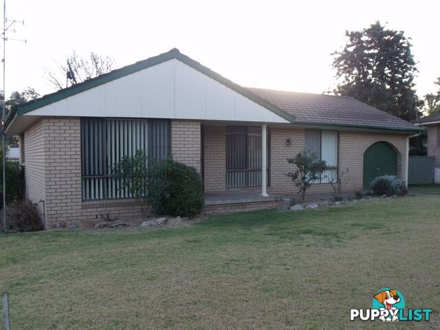 4 Coolabah Cres COWRA NSW 2794