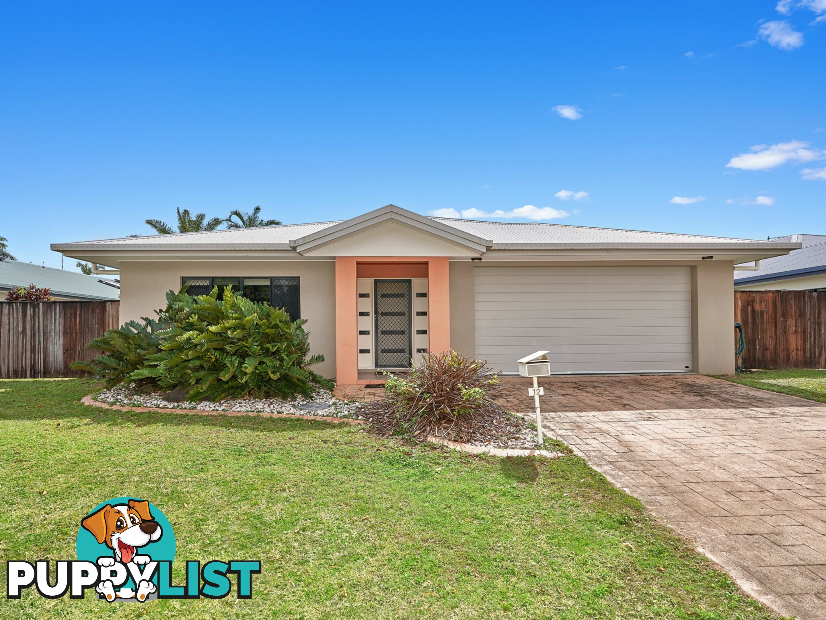 12 Norfolk Close HOLLOWAYS BEACH QLD 4878