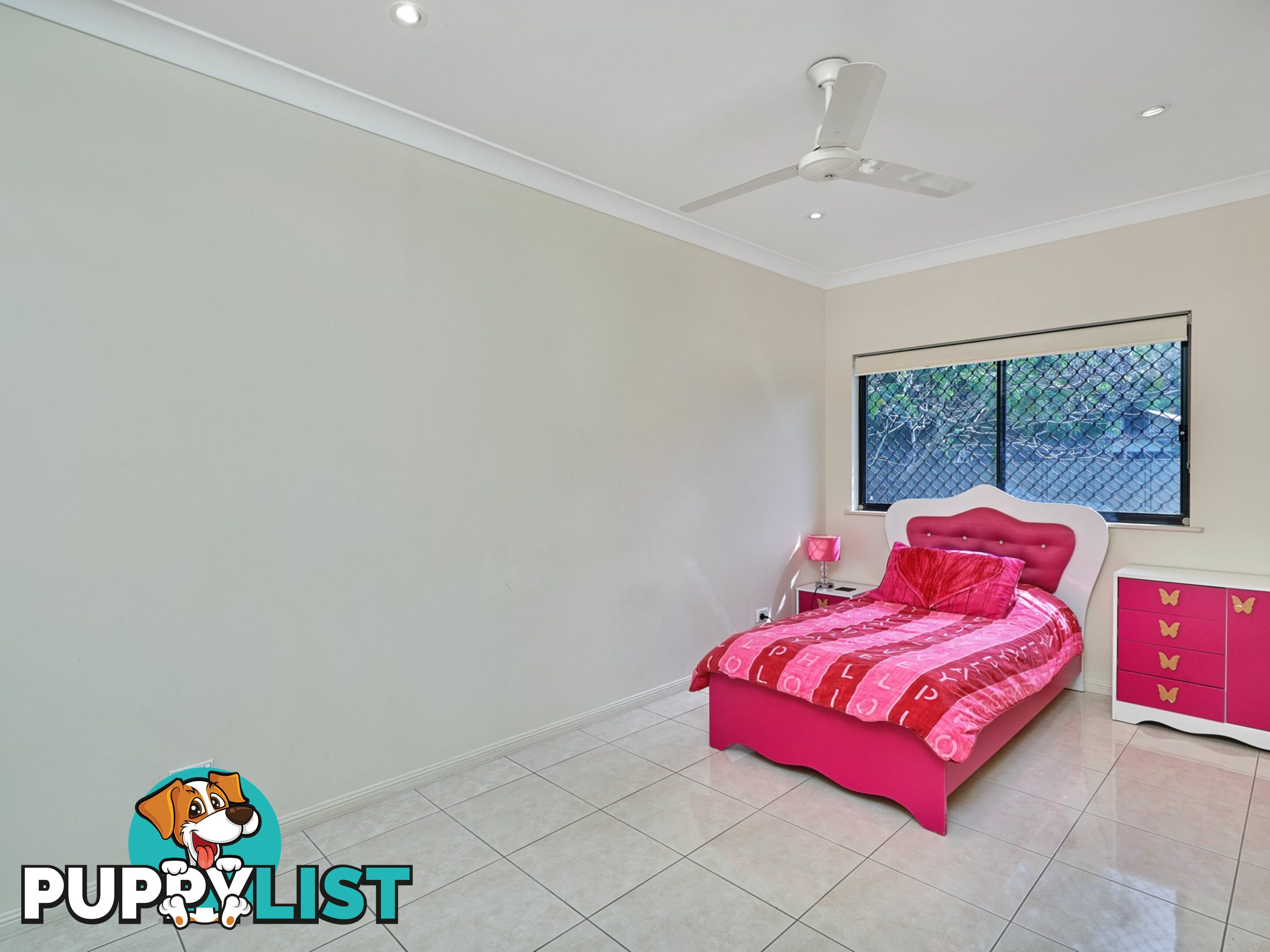 12 Norfolk Close HOLLOWAYS BEACH QLD 4878