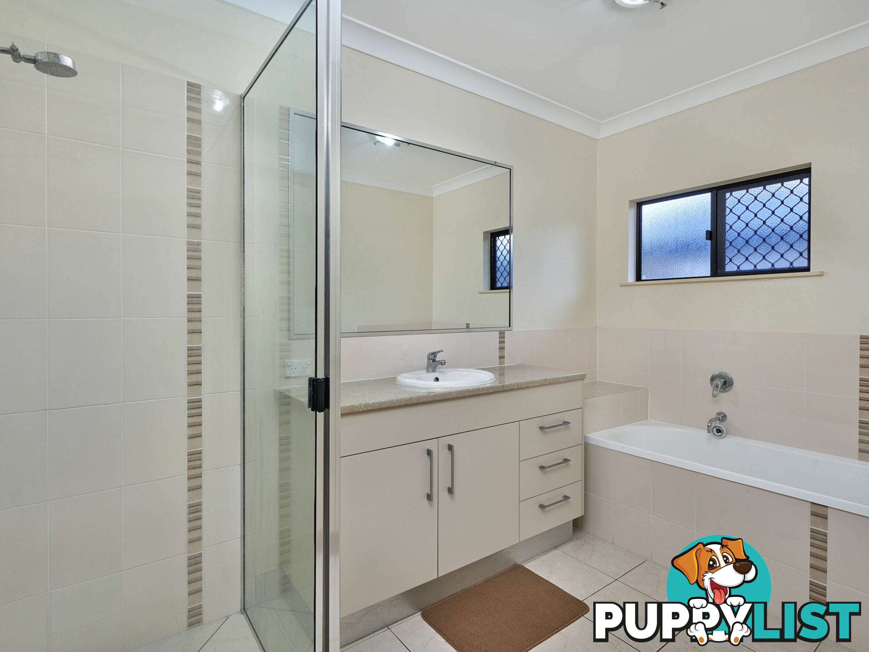 12 Norfolk Close HOLLOWAYS BEACH QLD 4878