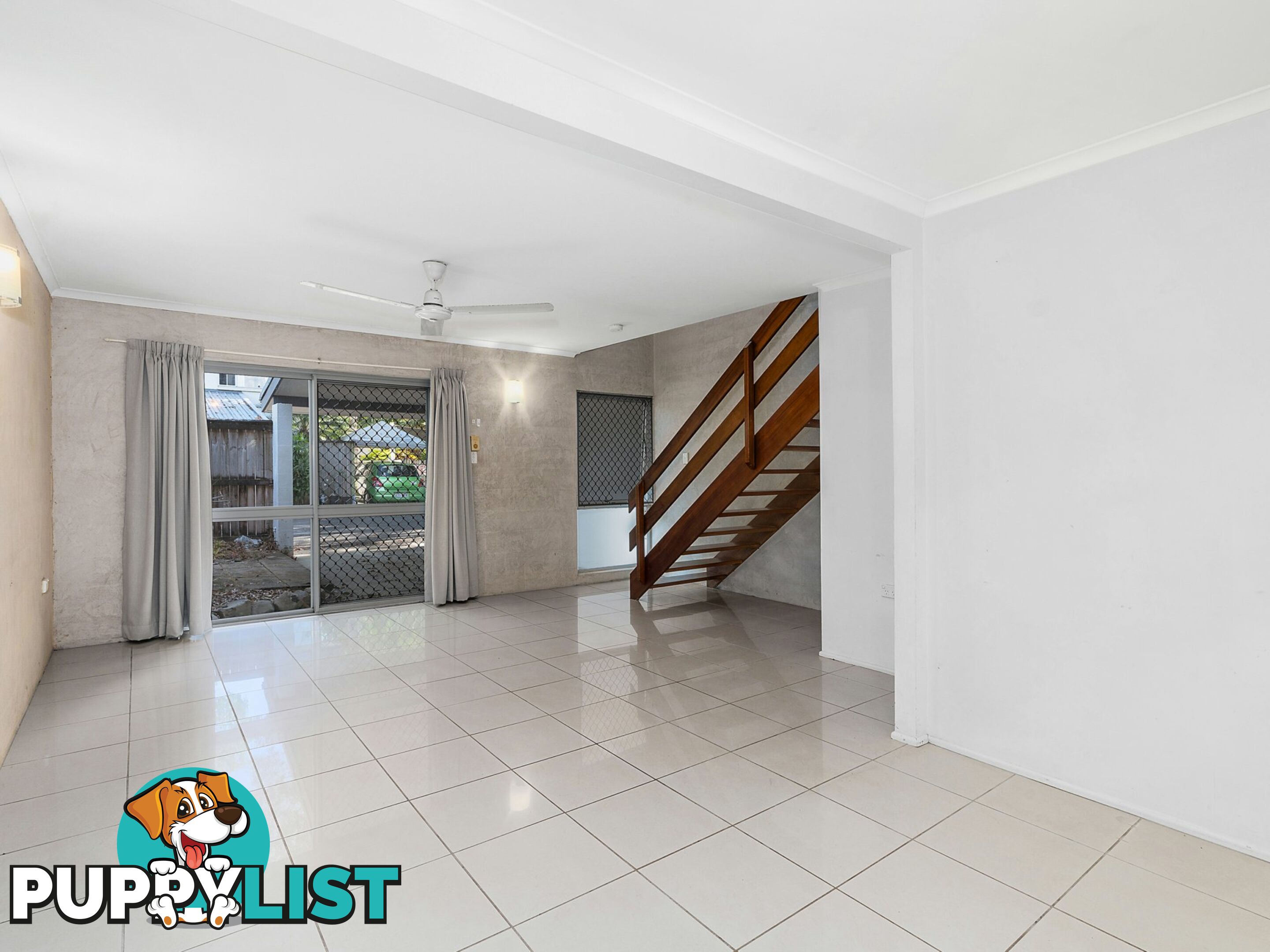 2/21 Bouganvillea Street HOLLOWAYS BEACH QLD 4878