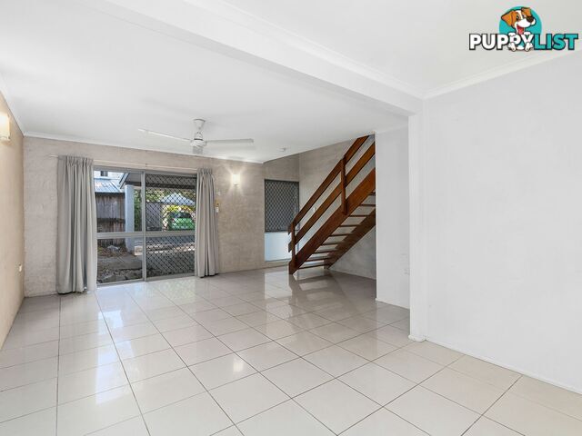 2/21 Bouganvillea Street HOLLOWAYS BEACH QLD 4878